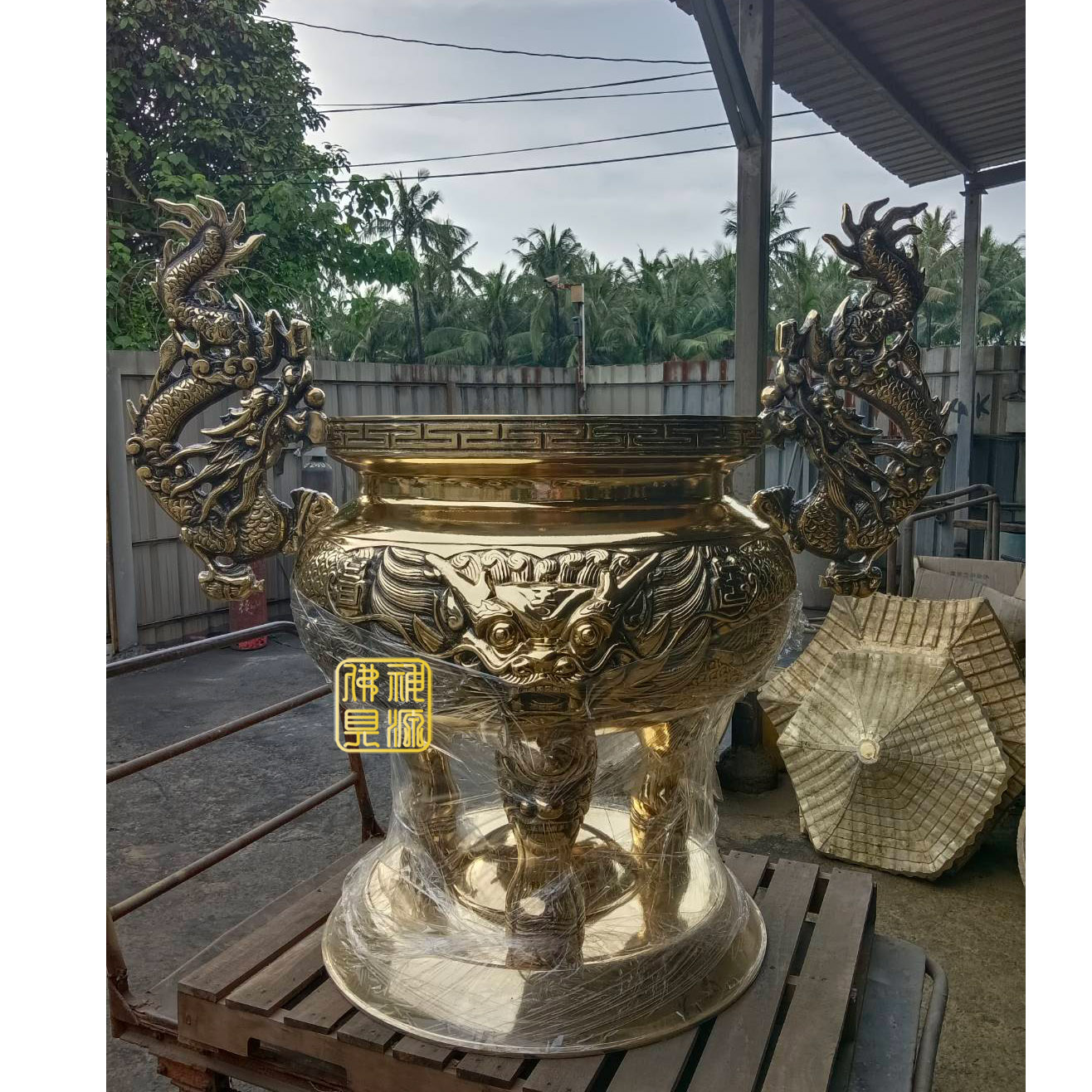 天公爐，翹尾龍耳，尾巴在上面3尺